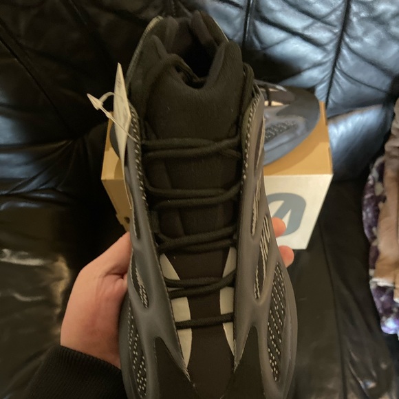 ❌SOLD***🔥ADIDAS YEEZY 700 V3 ALVAH 🔥🔥 - Picture 4 of 16